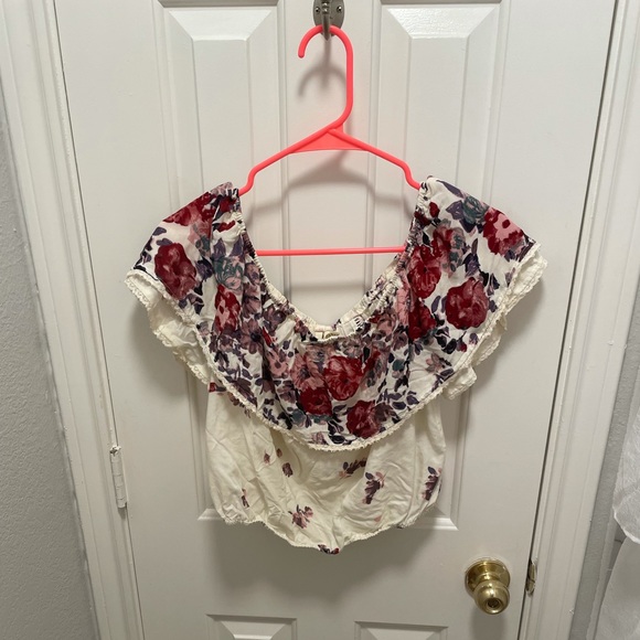 Off the shoulder floral blouse - Picture 2 of 3